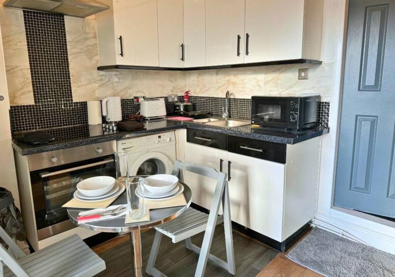 Apartment with 2 rooms for 5 persons — photo 4