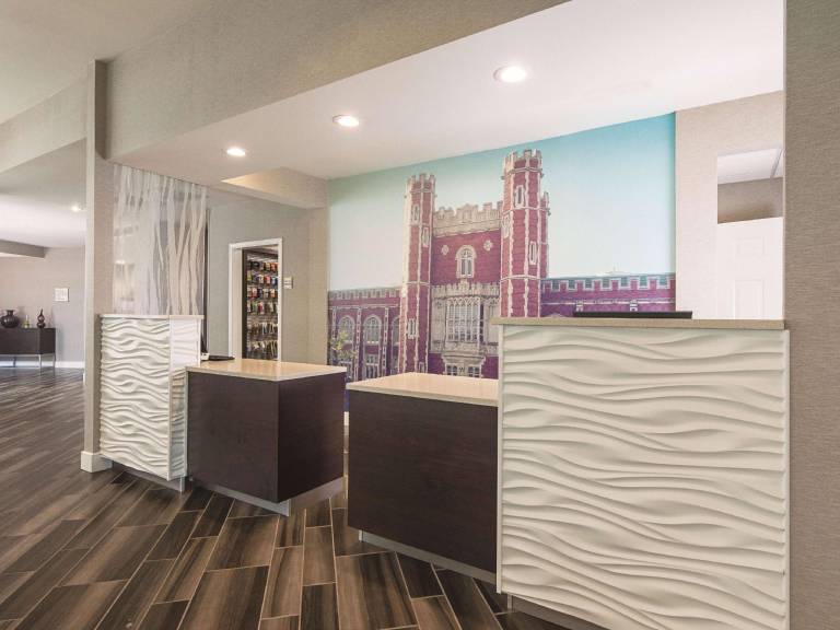 La Quinta Inn & Suites by Wyndham Oklahoma City Norman — photo 4