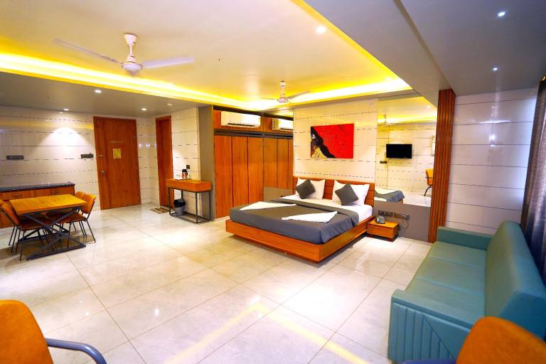HOTEL SUNSHINE