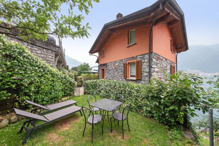 Luxury Lakefront Maisonette with Lake View & Wi-Fi — photo 3