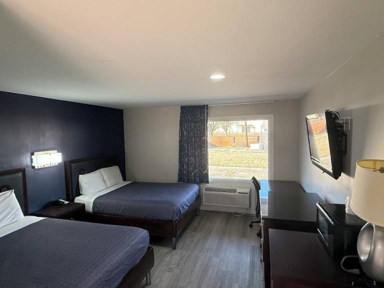 Economy 7 Inn Hampton — photo 3