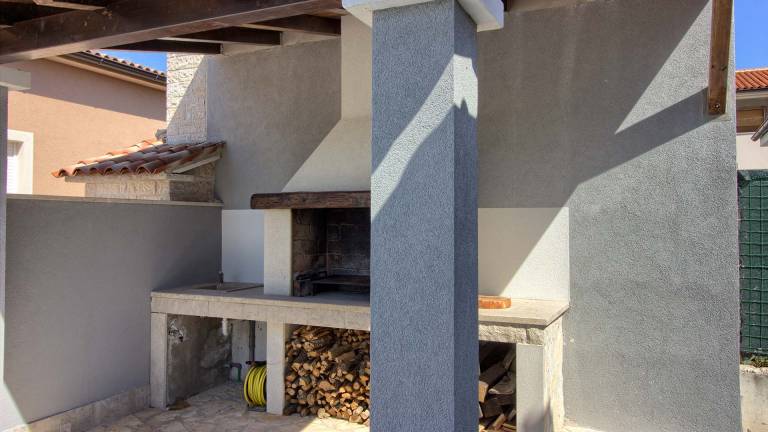 Villa with barbecue, patio & pool — photo 5