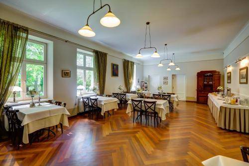 Bed & Breakfast  Warka