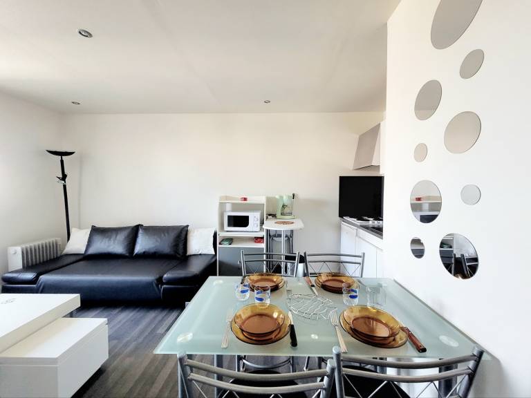 Modern Studio Cabin - Terrace - Parking - Near Beach — photo 3