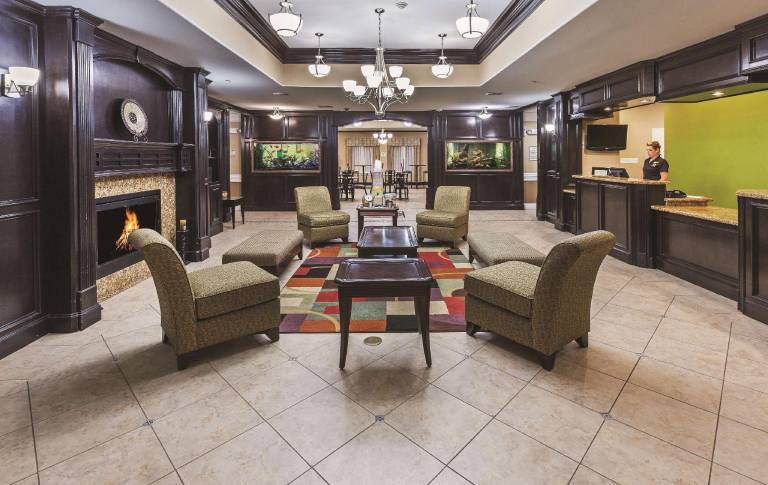 La Quinta Inn & Suites by Wyndham Livingston — photo 2
