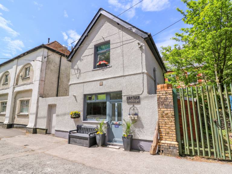 River Cottage in Neath
