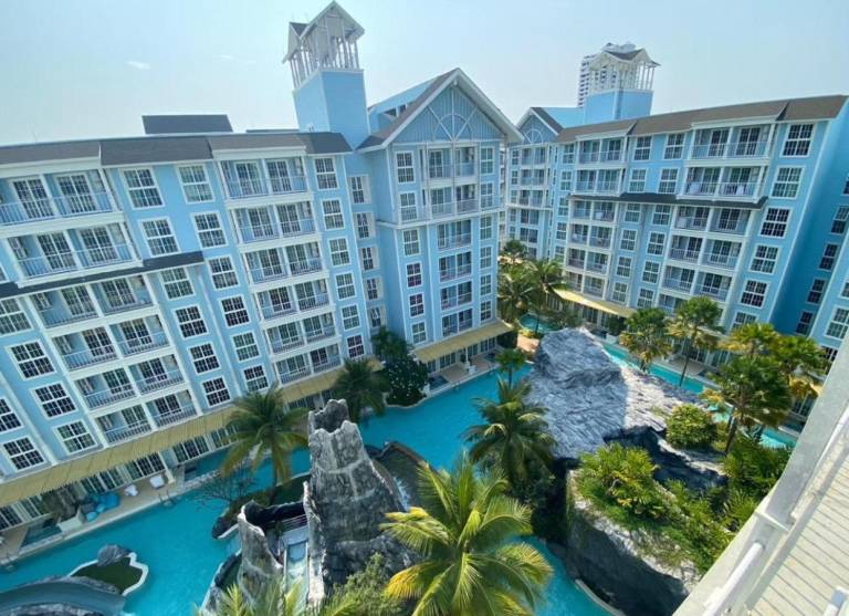 Grand Florida beachfront resort in Sattahip