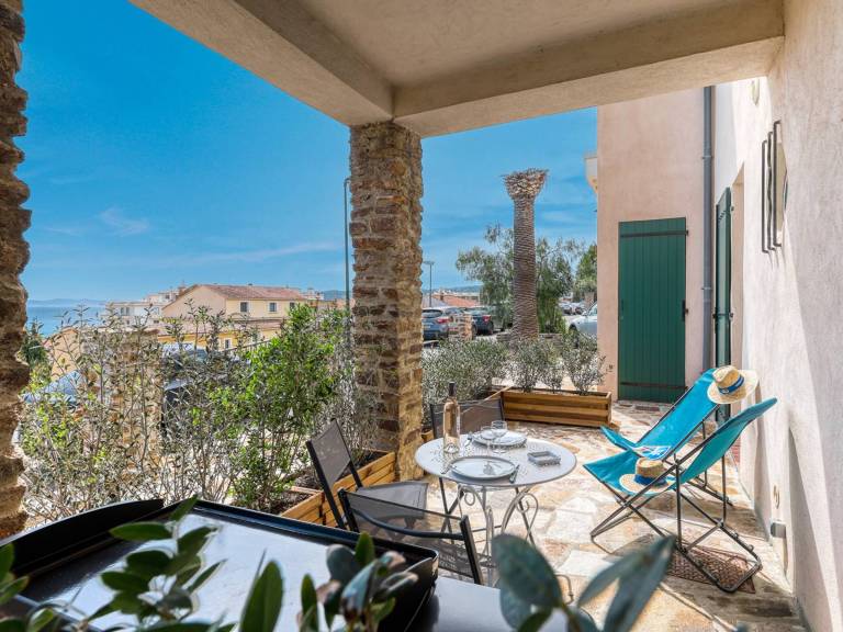 Apartment in Lavandou - Sea View - Air-conditioned - Walk Everywhere — photo 2