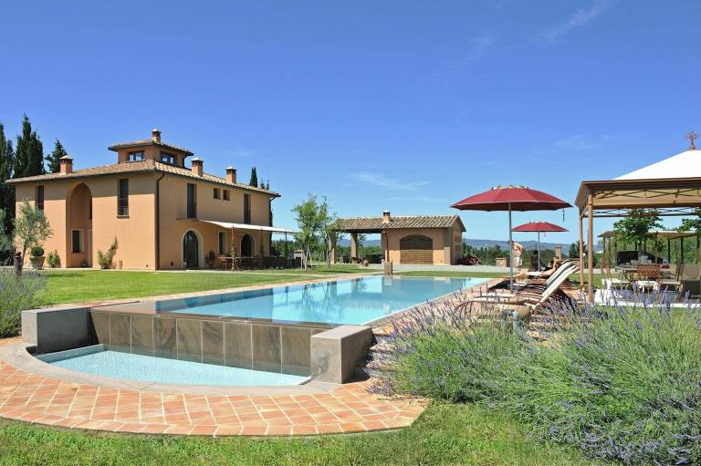 Villa with BBQ & private pool in Peccioli