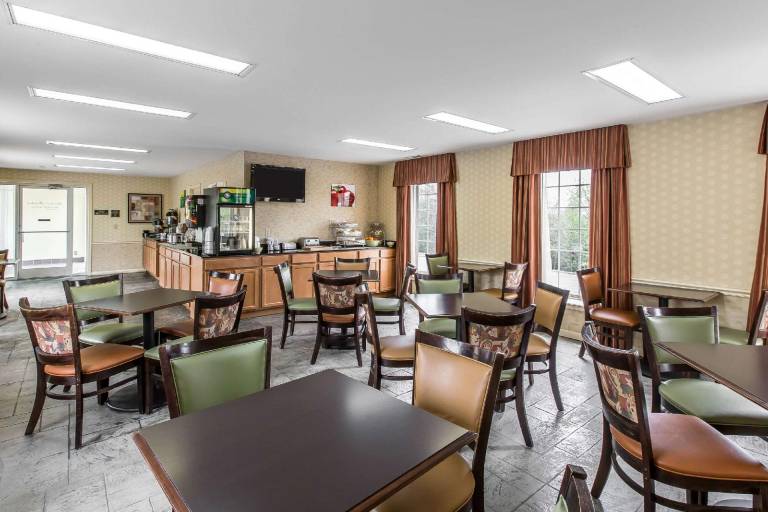 Quality Inn Crossville Near Cumberland Mountain State Park — photo 5
