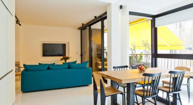 Elegant 2BR with Veranda close to Beach by FeelHome — photo 4