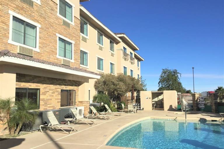 Comfort Inn & Suites Yuma I 8