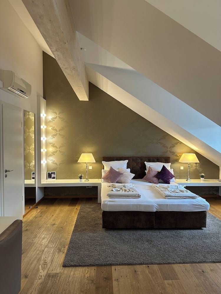 Aparthotel Carlstadt