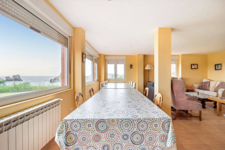 Spacious house with sea view in Liencres jacuzzi — photo 3