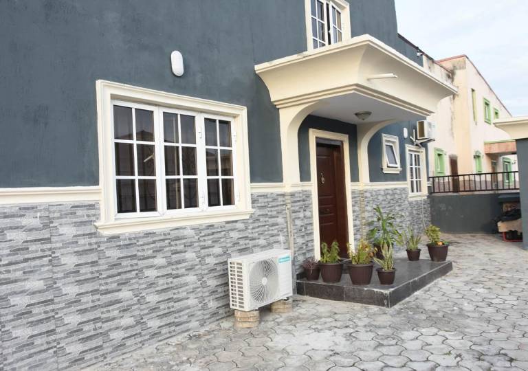 Secured Mayfair Gardens Estate 3 Bedroom Apartment — photo 3