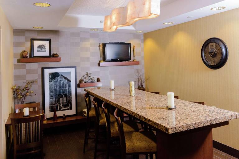 Hampton Inn Eau Claire — photo 4