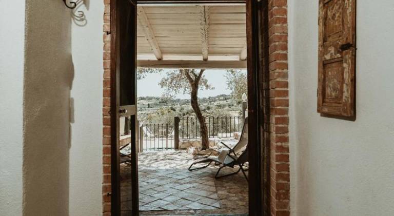 Villa with private pool, garden & patio — photo 5