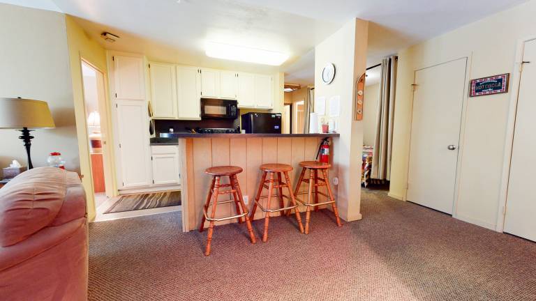 Condo with hot tub, patio & sauna — photo 2