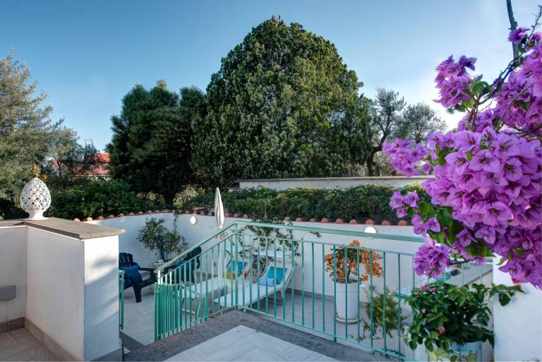 Beautiful bed & breakfast with yard, terrace & BBQ | Perfect for remote work | Pets allowed — photo 4