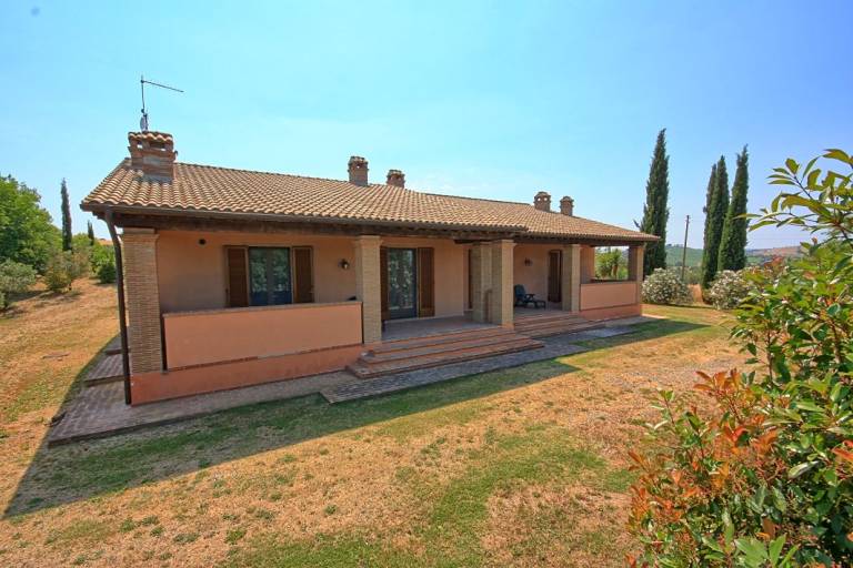 Villa with garden & terrace — photo 2