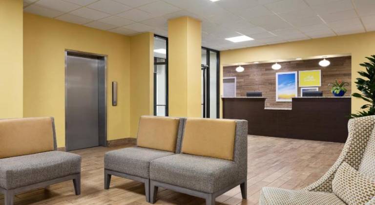 Hotel Bo, a Days Inn by Wyndham Chattanooga Downtown — photo 3