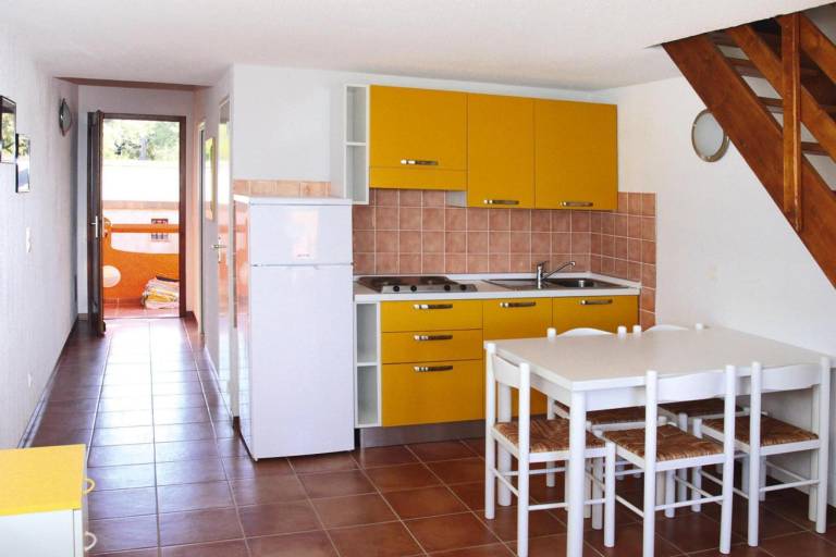 Holiday apartment with garden & pool — photo 4