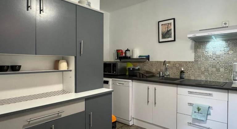 Fully equipped wonderful apartment with yard, patio & barbeque | Perfect for remote work | Pets allowed — photo 2