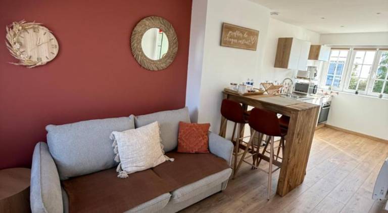Holiday apartment with 1 room for 4 persons in Montreuil