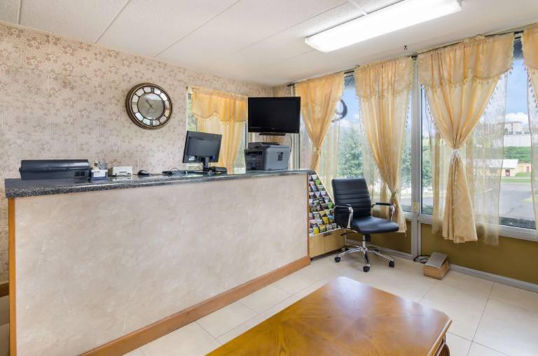 Americas Best Value Inn Wytheville — photo 2