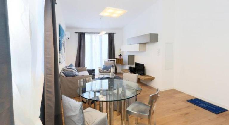 Holiday apartment with terrace | Near Castle Hill in Nice