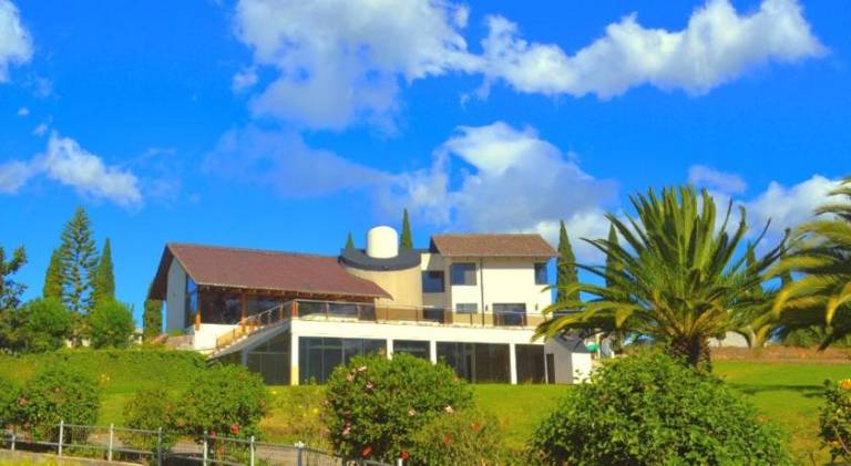 Quito Airport Suites Hotel in Tababela