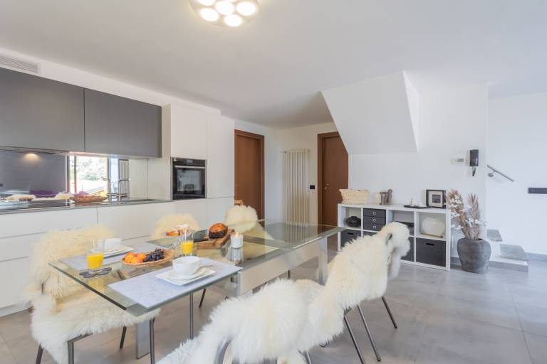 Family-oriented rental apartment with garden & patio | Panoramic view | Dogs allowed — photo 3