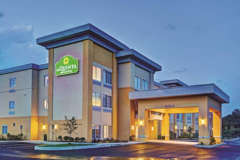 La Quinta Inn & Suites by Wyndham Harrisburg-Hershey — photo 3