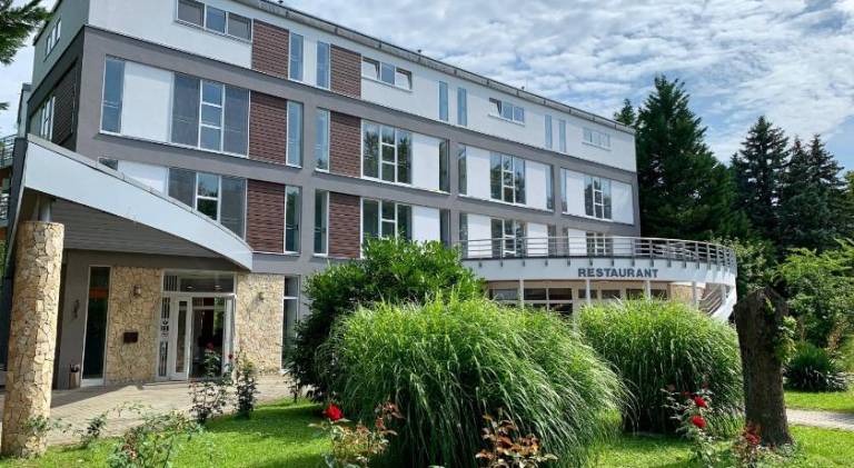 Well Hotel in Harkany