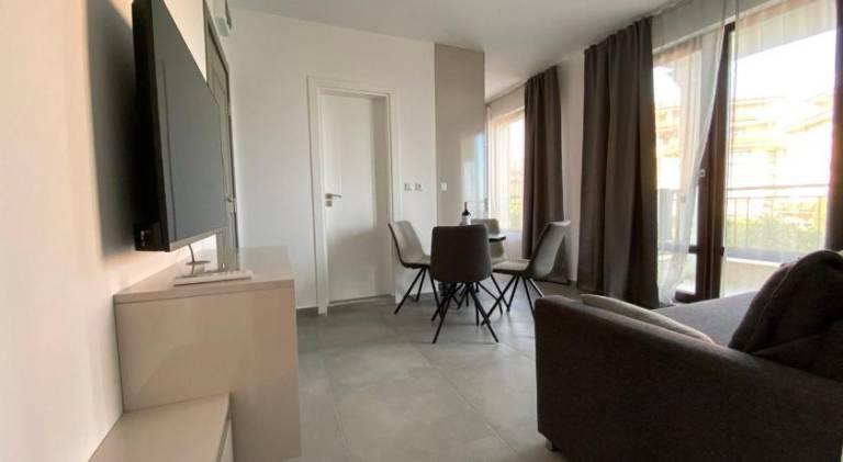 Rental apartment with terrace & pool — photo 2