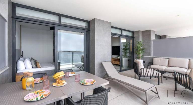 Sunset Cliffs Apartment - High Floor - Sea View — photo 5