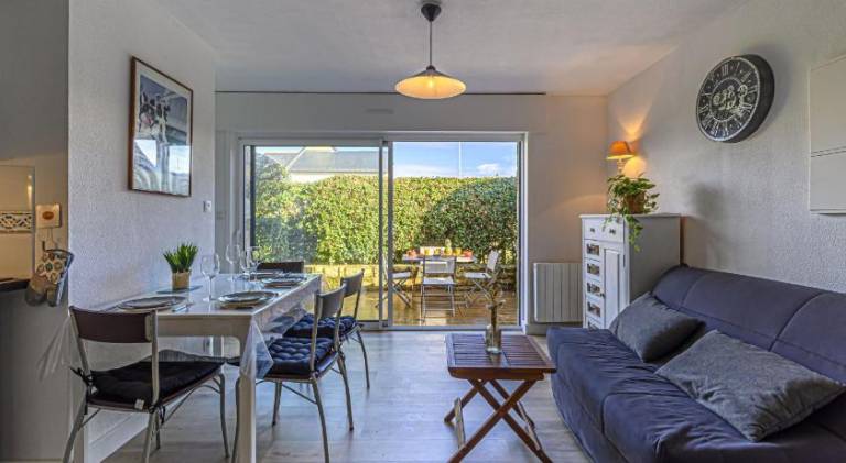 Holiday apartment with 2 rooms for 4 persons in Carnac