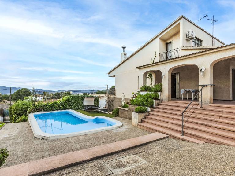 Maison de vacances  El Papagai