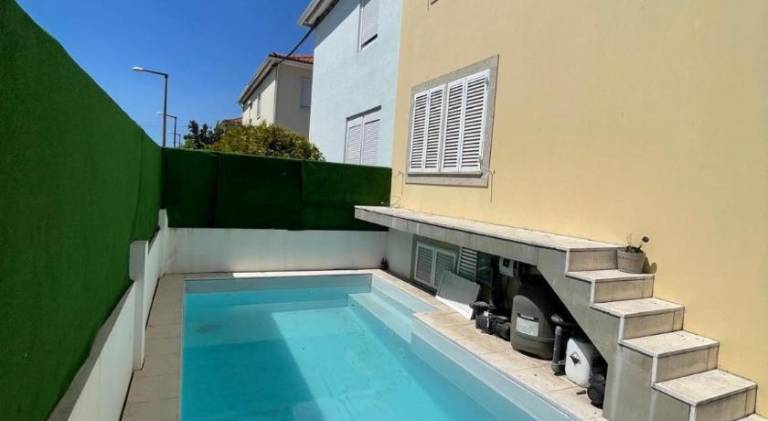 Vacation home with terrace & private pool | Good for workation | Pet-friendly in Coimbra
