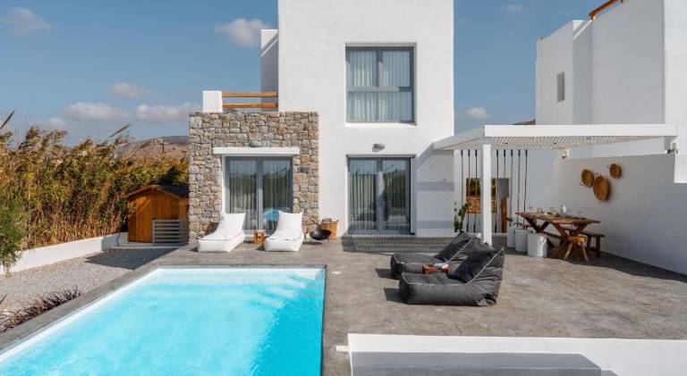 Villa with yard, patio & private pool in Naxos
