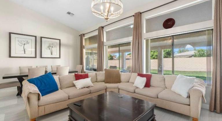 House | Perfect for remote work in Gilbert, AZ