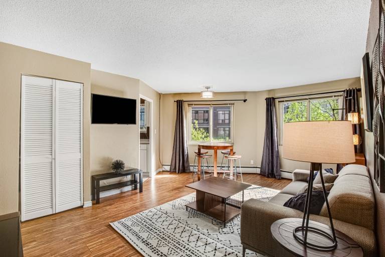 Condo  Pike/Pine
