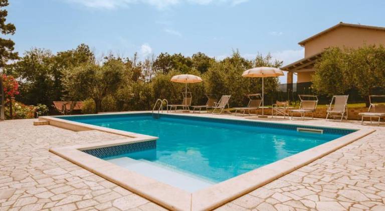 Pleasant rental apartment with sauna, private pool & hot tub | Pets are welcome — photo 3