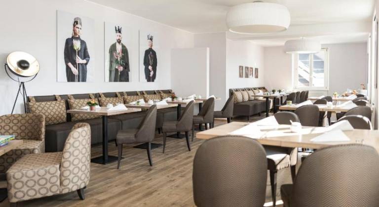Kunsthotel "Drei Konig" am Marktplatz Stadt Lorrach — photo 4