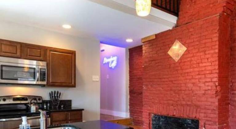 Broadway Suites - Stunning Downtown Condos — photo 5