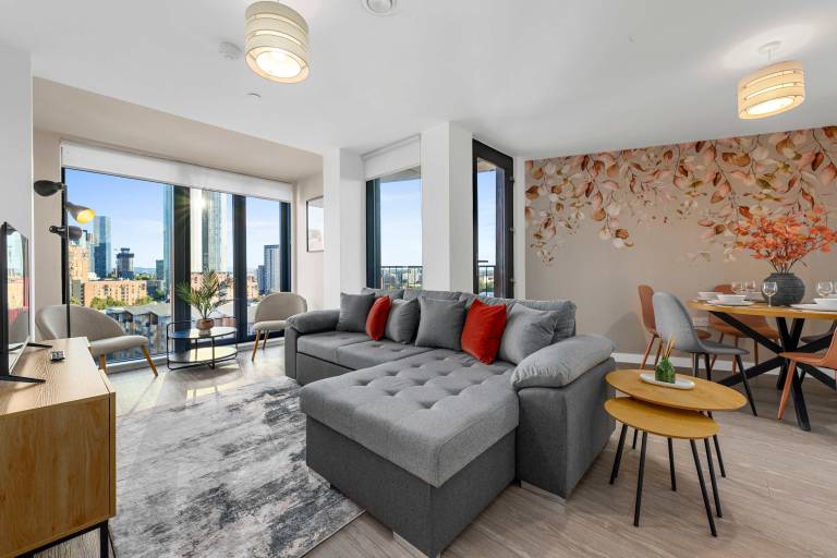 Child-friendly holiday apartment | Close to Museum of Science and Industry | Suitable for remote work | Pets are welcome in Salford