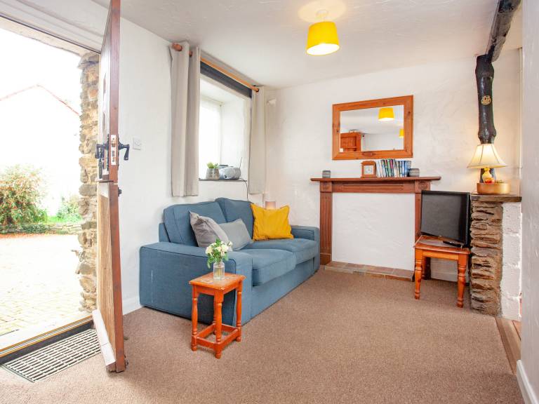 Child-friendly pleasant cottage with garden | Dogs allowed — photo 2