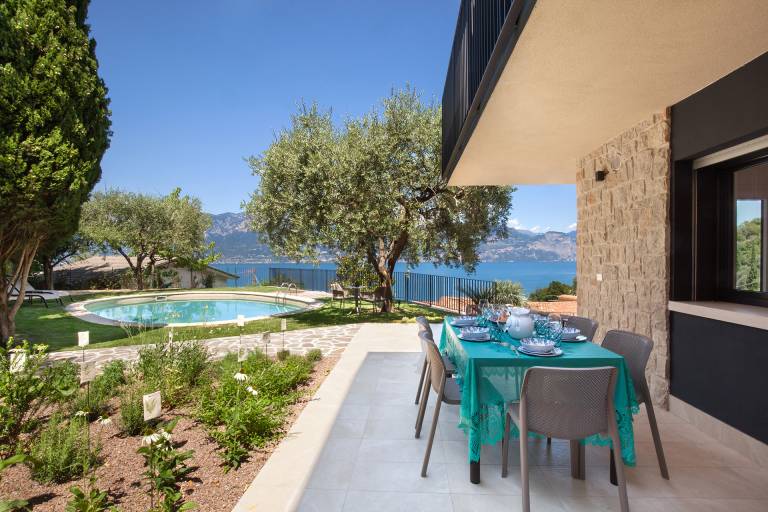 Fully equipped villa with patio, private pool & yard | Pets are welcome — photo 2