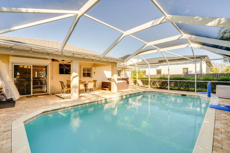 Game Room & Hot Tub: Easy Cape Coral Adventures in Cape Coral, FL