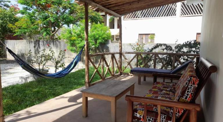 Rental apartment with hot tub, terrace & yard | Suitable for remote work — photo 3